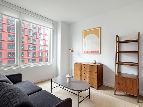 4th image of 310 Livingston St APT 901
