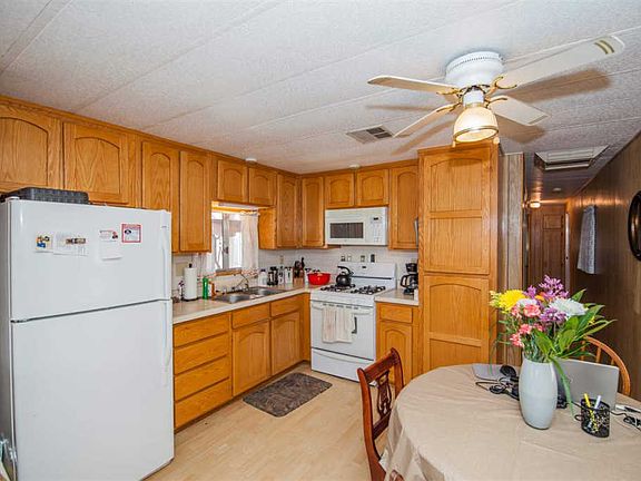 4th image of 11718 S Sandra Ave