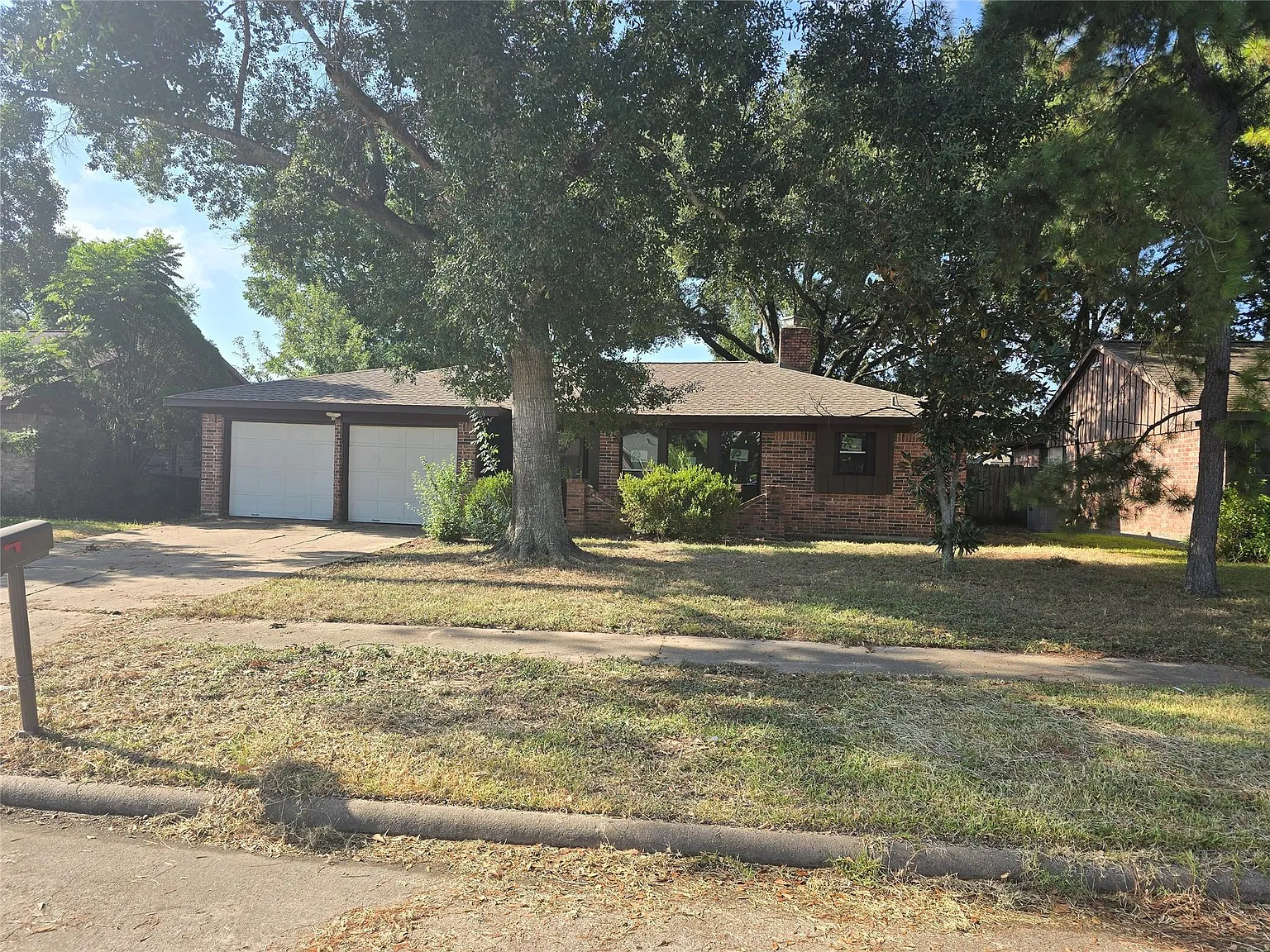 4 bed, 2.0 bath, 1917 sqft, $2,100 — Photo 1