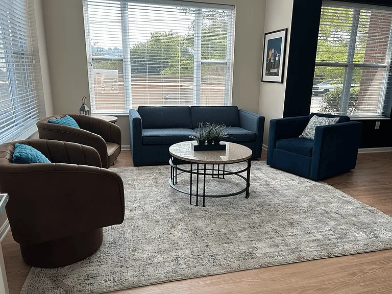Delta Flats — Photo 30