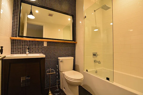 Rented by Hagstrom Management Inc | media 27