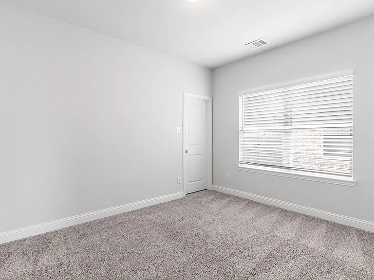704 Fencerow Trl — Photo 30