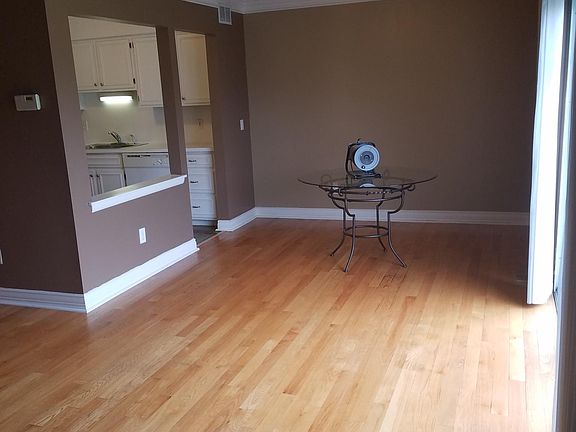 5th image of 500 Fox Hills Dr N APT 7
