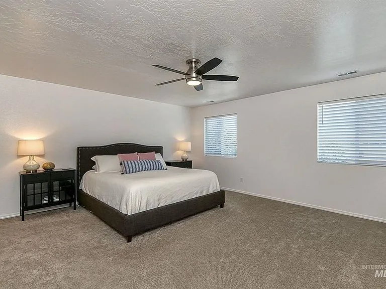 733 S Flintstone Ave — Photo 18
