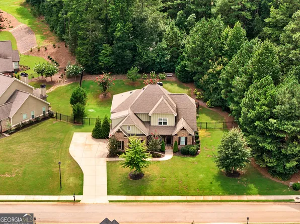 845 Walnut River Trl, Hoschton, GA 30548