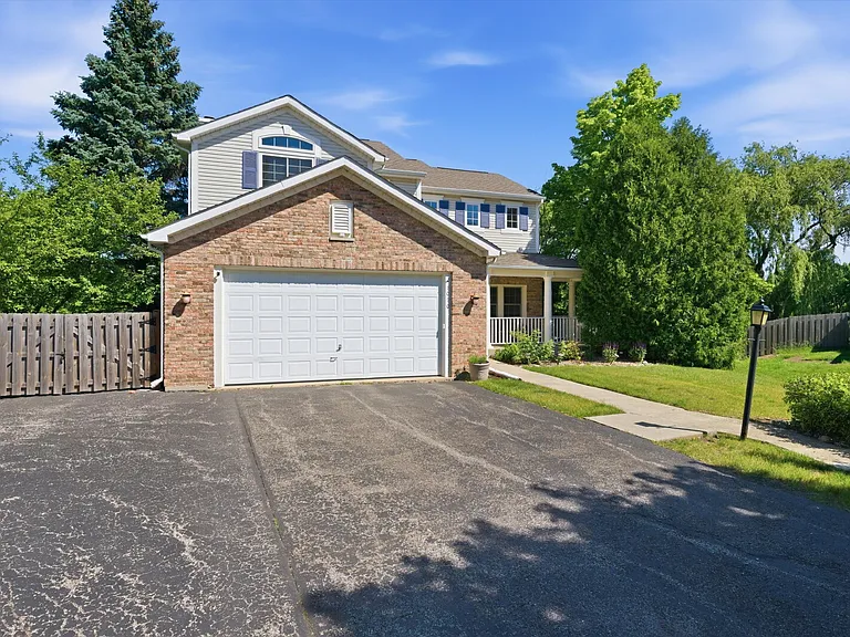 1090 Aster Ct — Photo 1