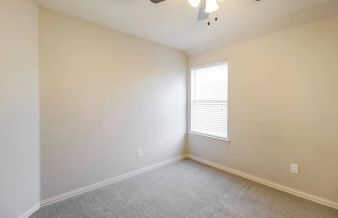 4 bed, 2057 sqft, $2,515 — Photo 1