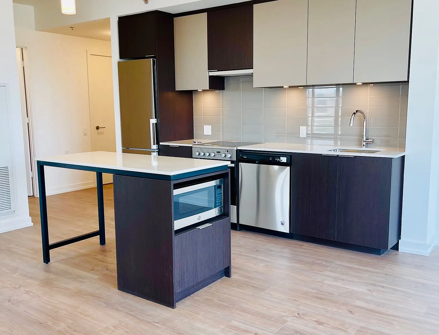 3 bed, $4,850 — Photo 4