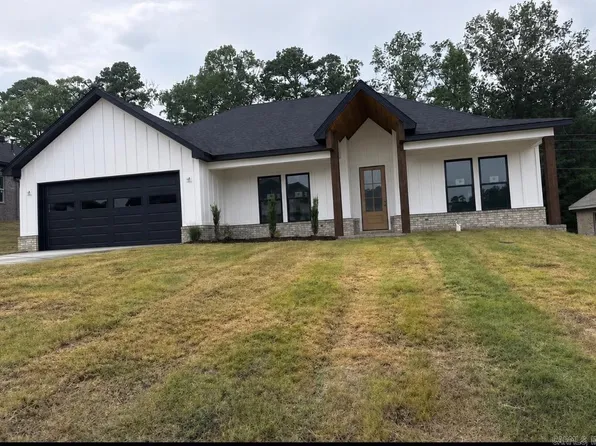 121 Red Wing Way, Haskell, AR 72015