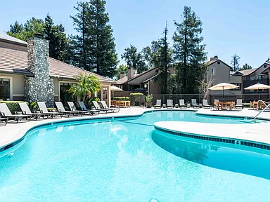 Creekside Alta Loma Apartments