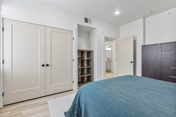 3131 Fleur Dr #313 — Photo 2