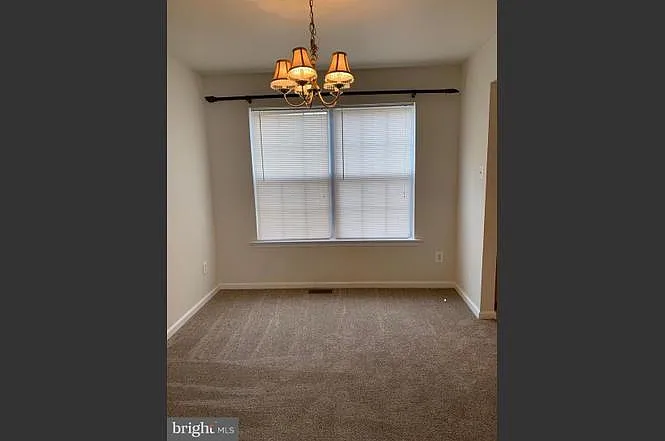 2 bed, 1.5 bath, 1300 sqft, $2,400 — Photo 2
