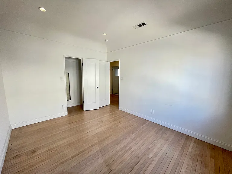 1415-1419 S Sherbourne Dr — Photo 10