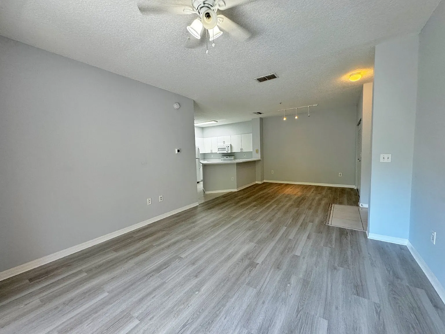 2 bed, 1.0 bath, 1004 sqft, $1,450 — Photo 4
