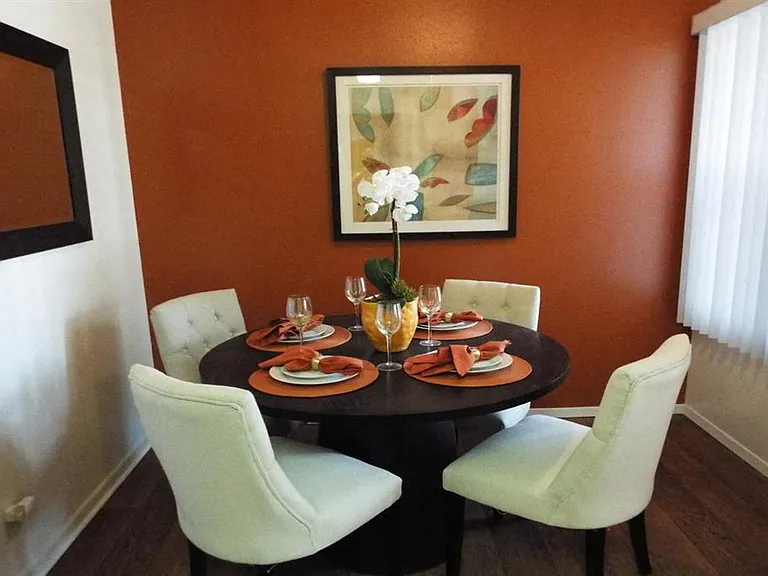 Aviare Place Apartments — Photo 3