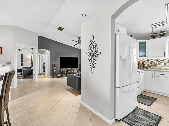 5th image of 4256 NW 61st Court