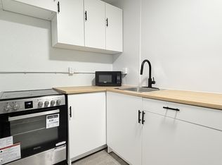 1495 Gladstone Ave #204, Windsor, ON N8X 2P9