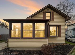 4332 Woodward St, Wayne, MI 48184