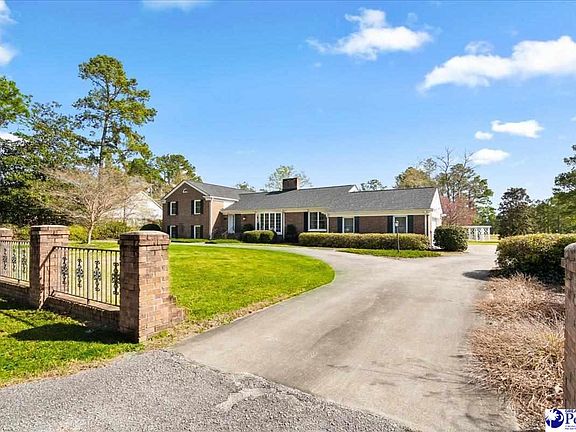 5th image of 482 Country Club Dr