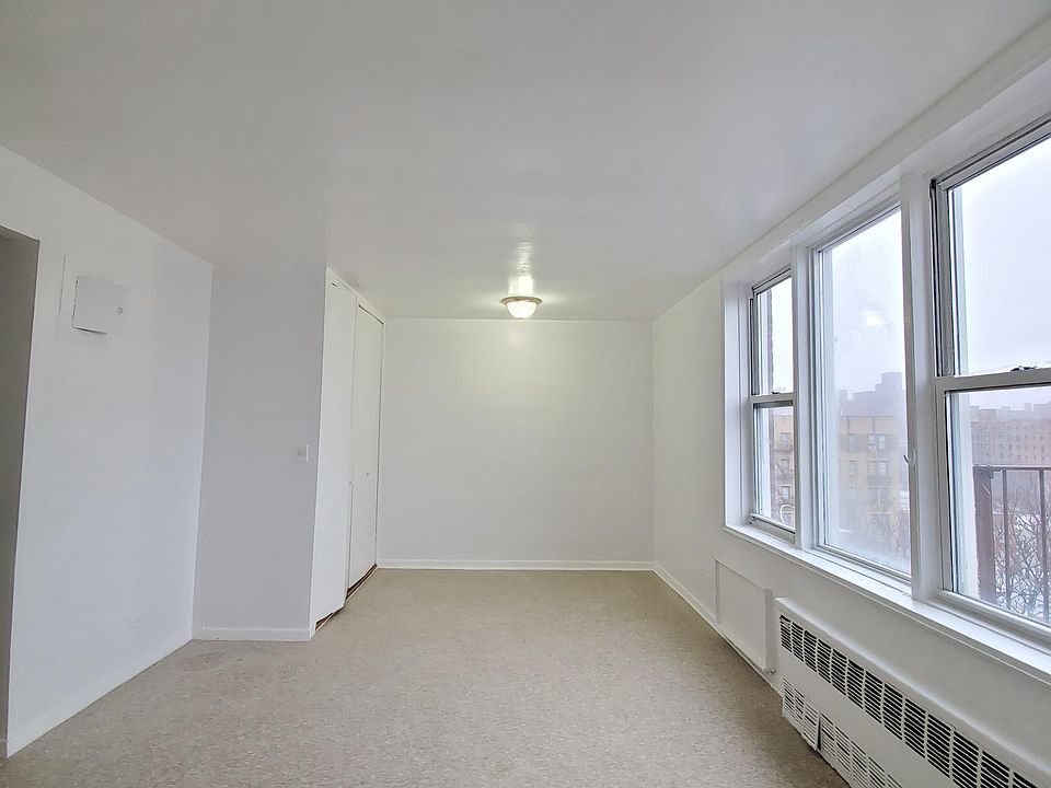 2nd image of 2183 Starling Ave #7D