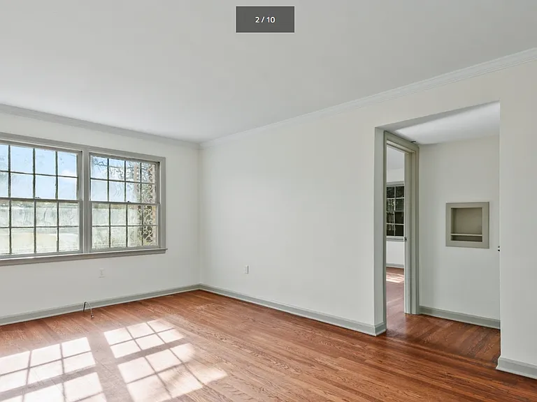 236 E 60th St #1 — Photo 2