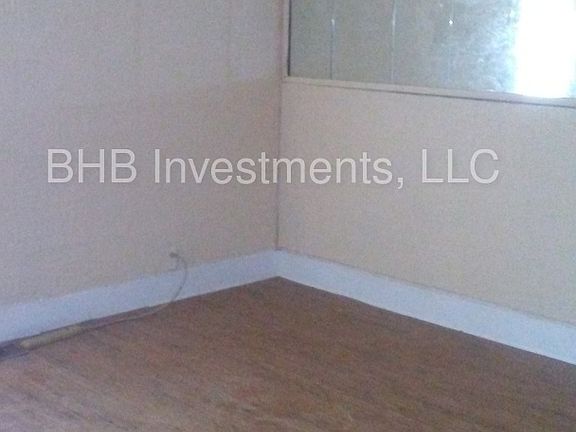 2nd image of 1005 N Pershing Ave APT 1