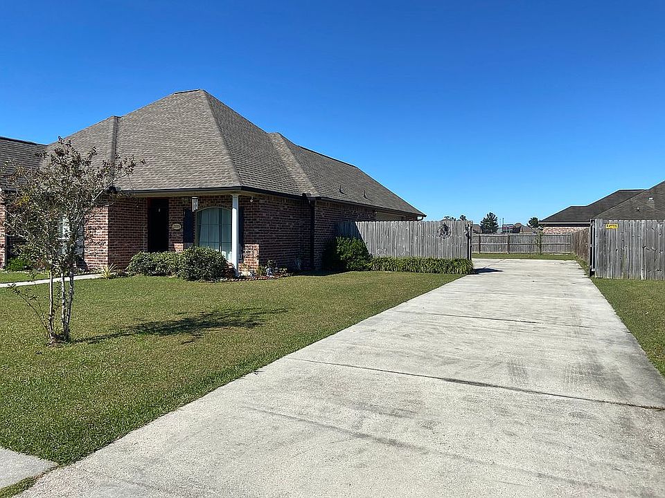 Garage in back 