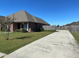 25379 White Lake Ave, Livingston, LA 70754