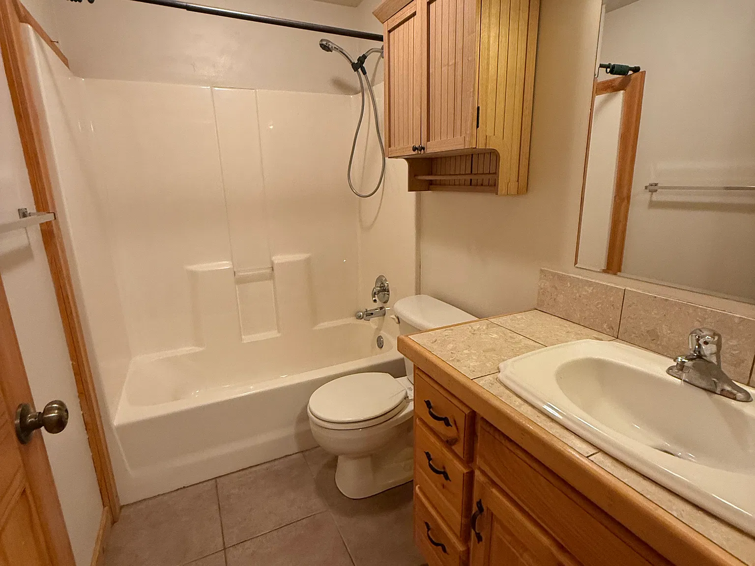4 bed, 1160 sqft, $2,650 — Photo 4