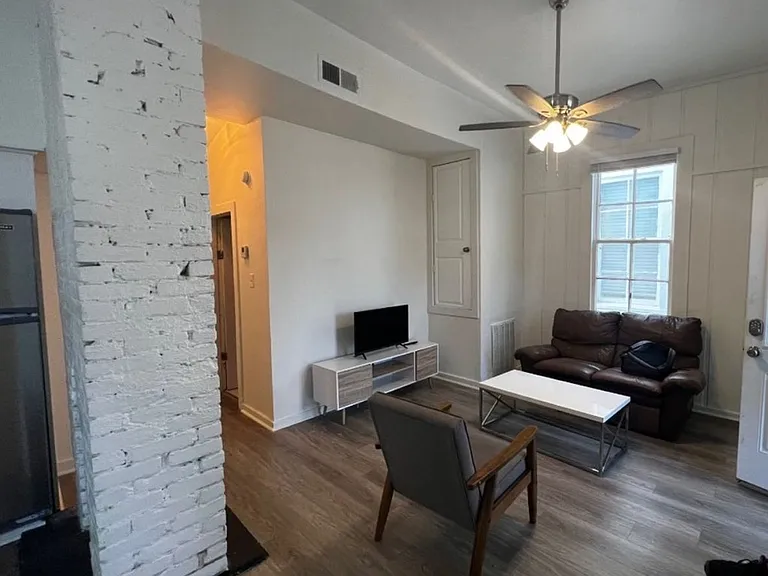 7710 Oak St — Photo 4