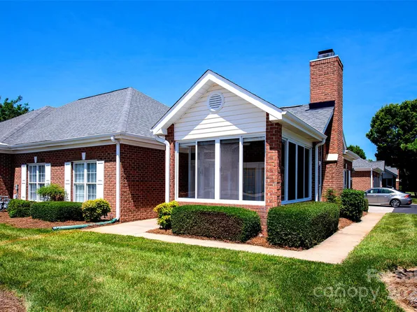 8538 Highland Glen Dr, Charlotte, NC 28269