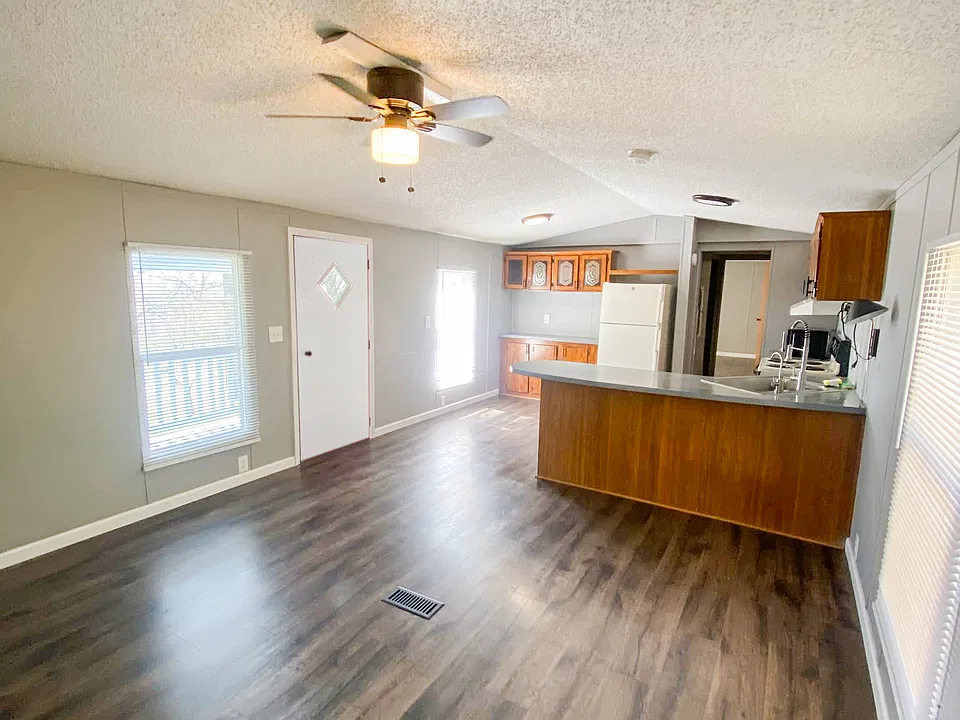 7105 Wilson Dr