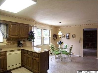 5th image of 47 Rolling Knolls Dr