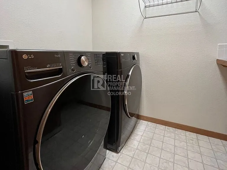 2511 Glendale Ct — Photo 21