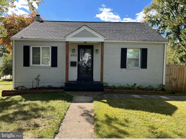 6953 Decatur St, Hyattsville, MD 20784