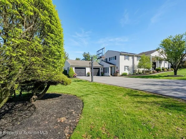 115 Greenbrier Dr, Clarks Green, PA 18411