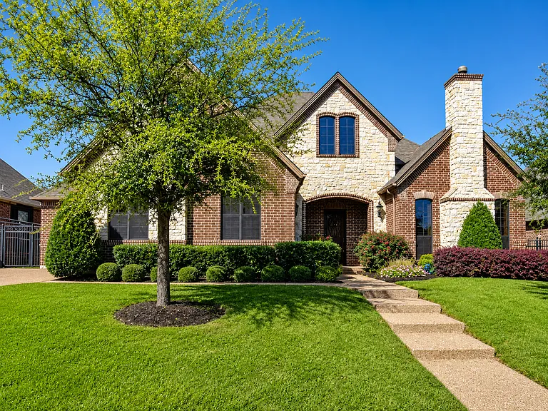 1209 Verona Way — Photo 3