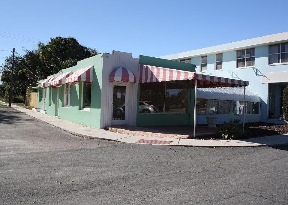 2nd image of 11770 SE Dixie Hwy