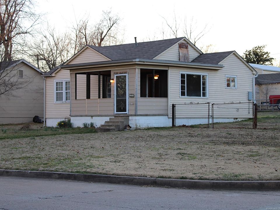 1st image of 704 S Norwood Ave
