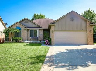 27086 Graham Rd, Chesterfield, MI 48047