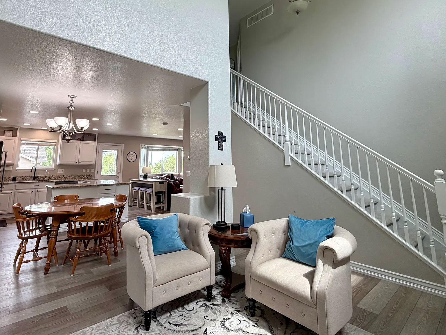 4 bed, 3.5 bath, 2687 sqft, $3,300 — Photo 3