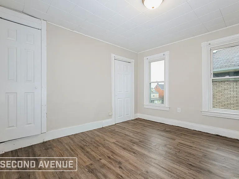 127 E 15th Ave — Photo 5