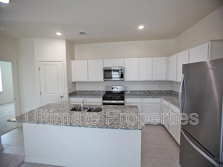 5923 N 200th Ave — Photo 3
