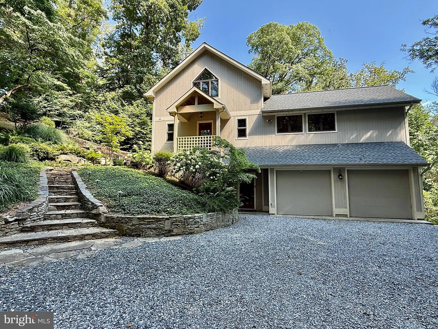4 bed, 3.5 bath, 2688 sqft, $5,200 — Photo 1
