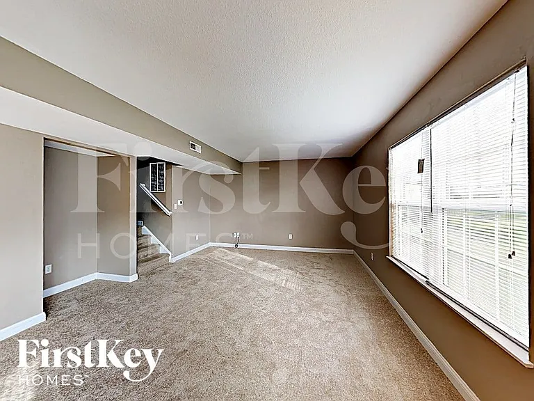 3944 Hornickel Dr — Photo 2