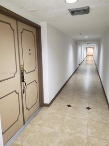 17890 W Dixie Hwy APT 715, North Miami Beach, FL, 33160
