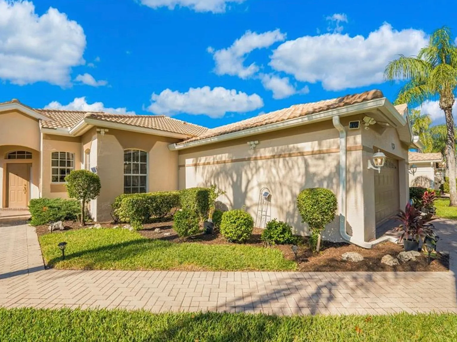 3 bed, 1746 sqft, $5,500 — Photo 3