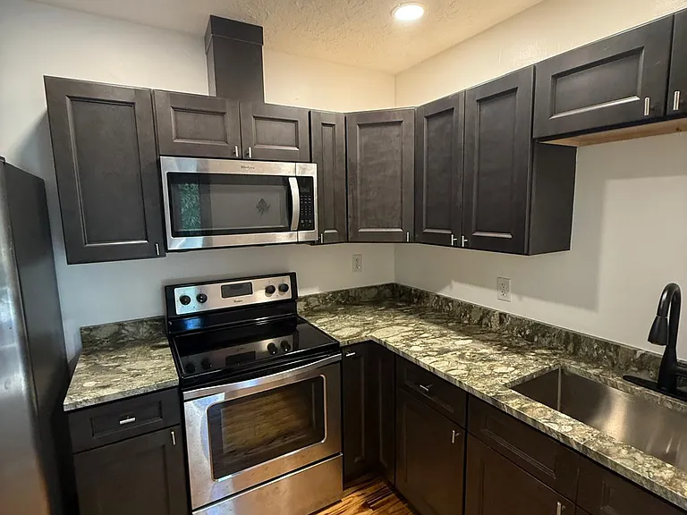 905 Citrus Ave — Photo 6