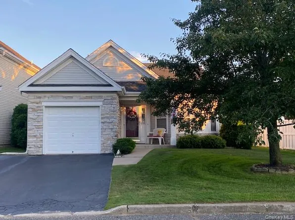 8 Ariel Drive, Middle Island, NY 11953