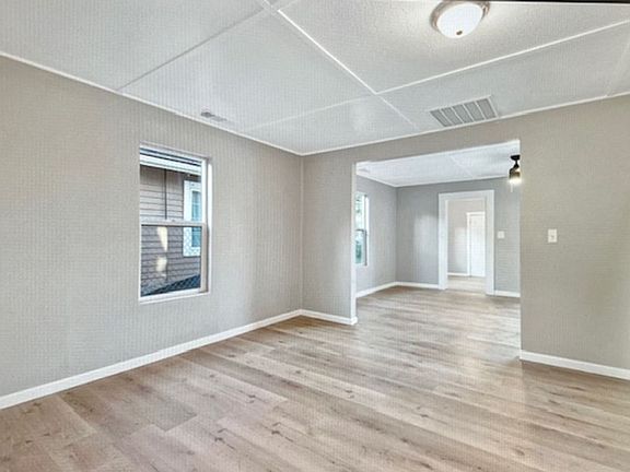 3rd image of 1291-1293 Holden Ave #1291